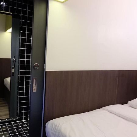 Four Sisters Homestay Bangkok Extérieur photo