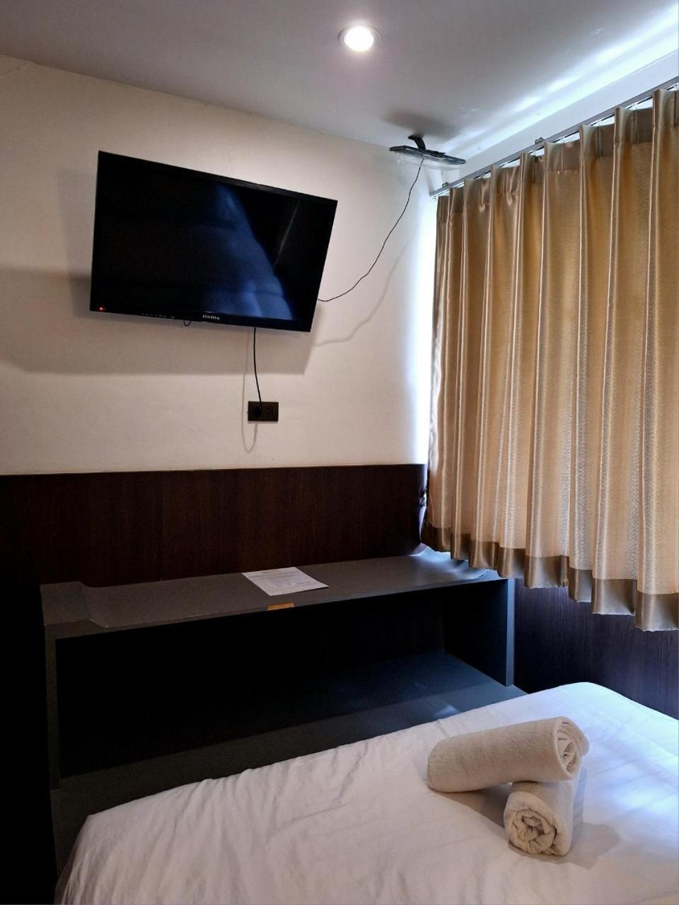 Four Sisters Homestay Bangkok Extérieur photo