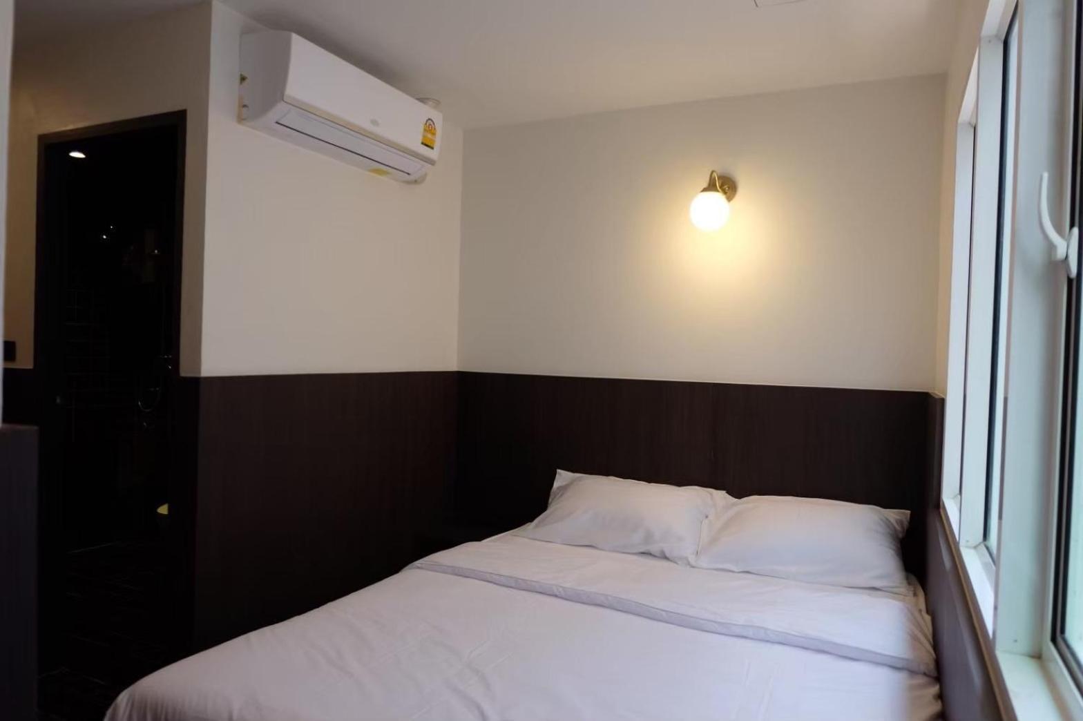 Four Sisters Homestay Bangkok Extérieur photo