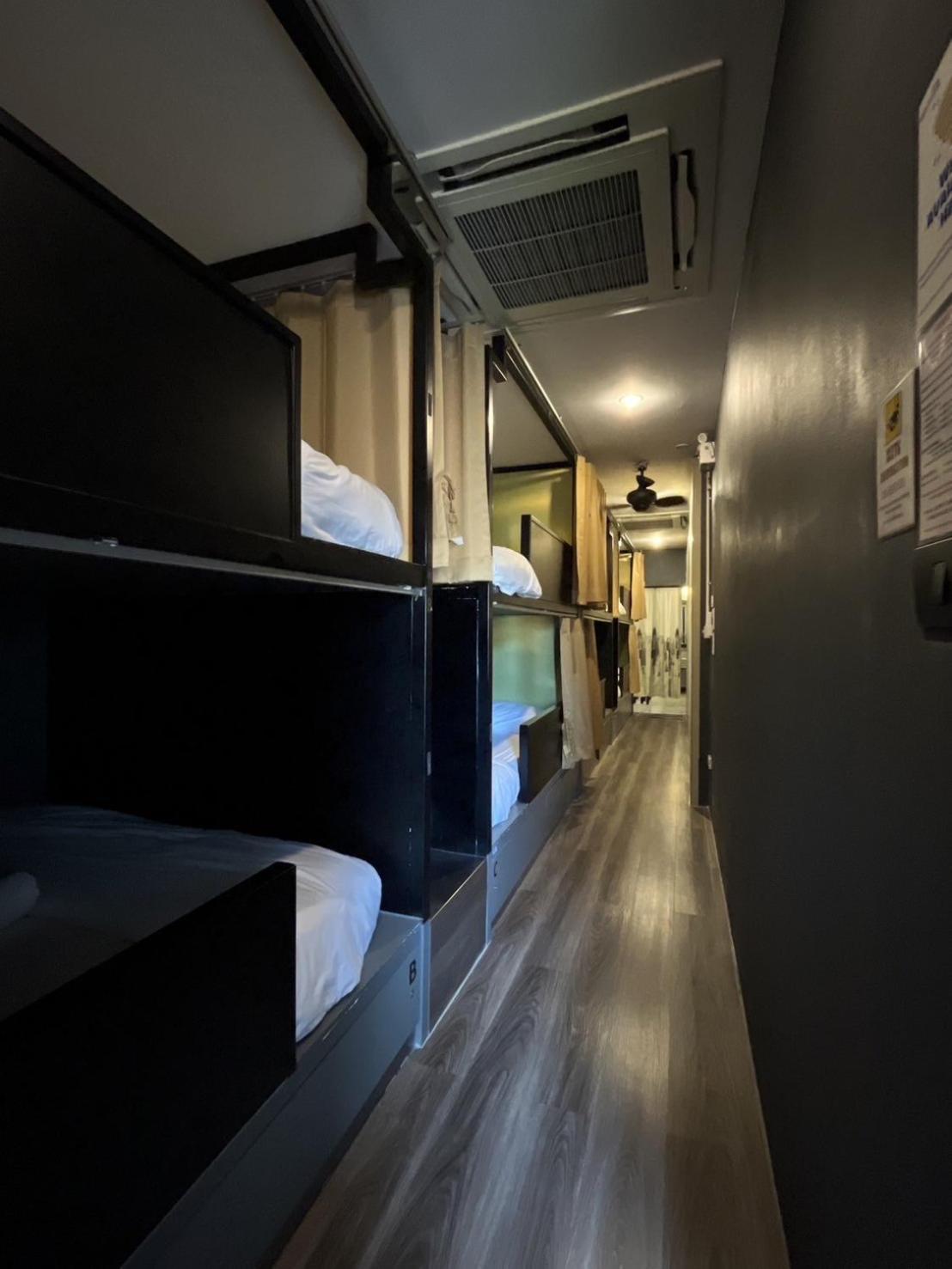 Four Sisters Homestay Bangkok Extérieur photo