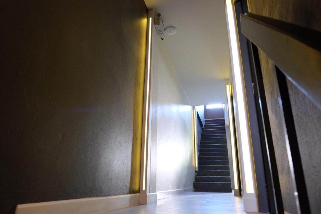 Four Sisters Homestay Bangkok Extérieur photo