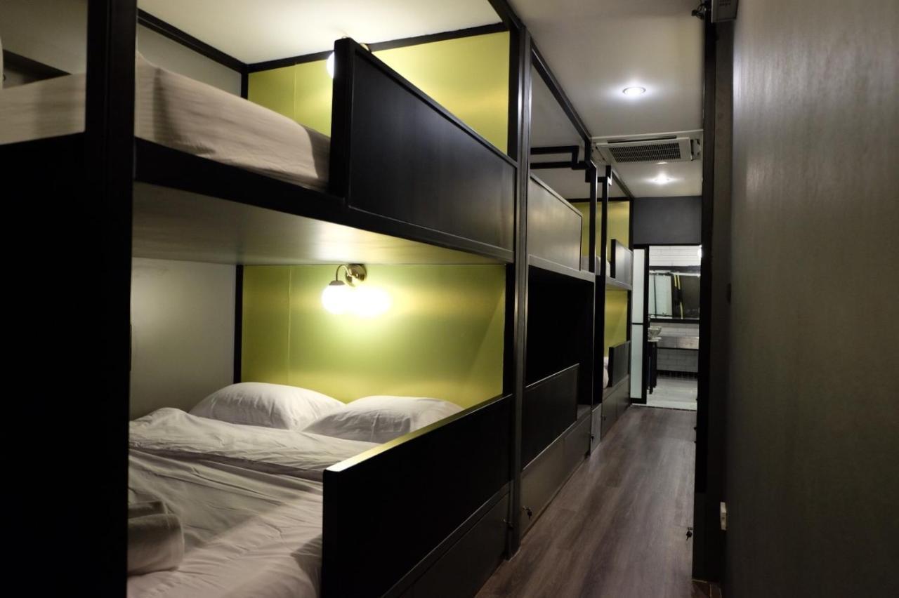 Four Sisters Homestay Bangkok Extérieur photo