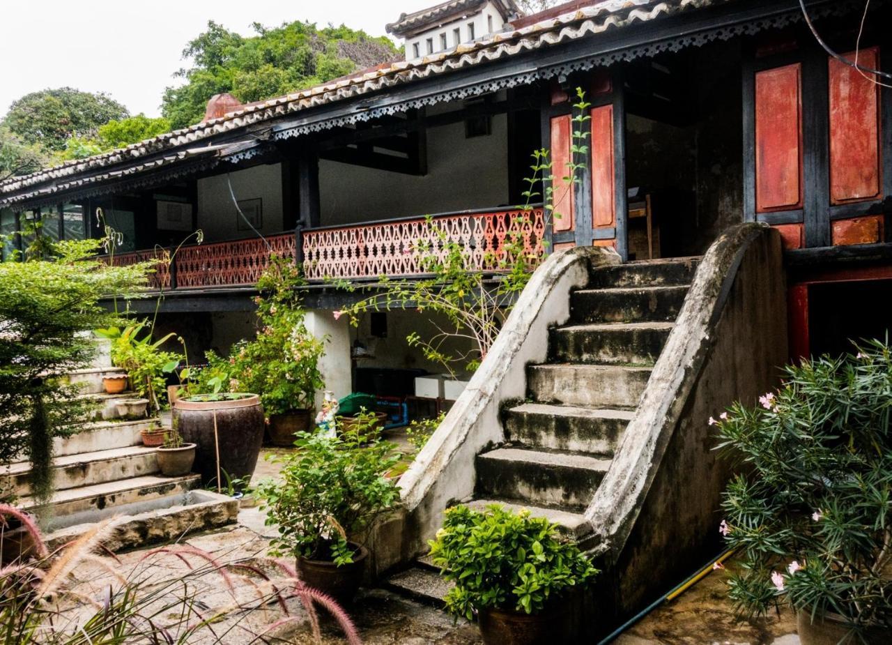 Four Sisters Homestay Bangkok Extérieur photo